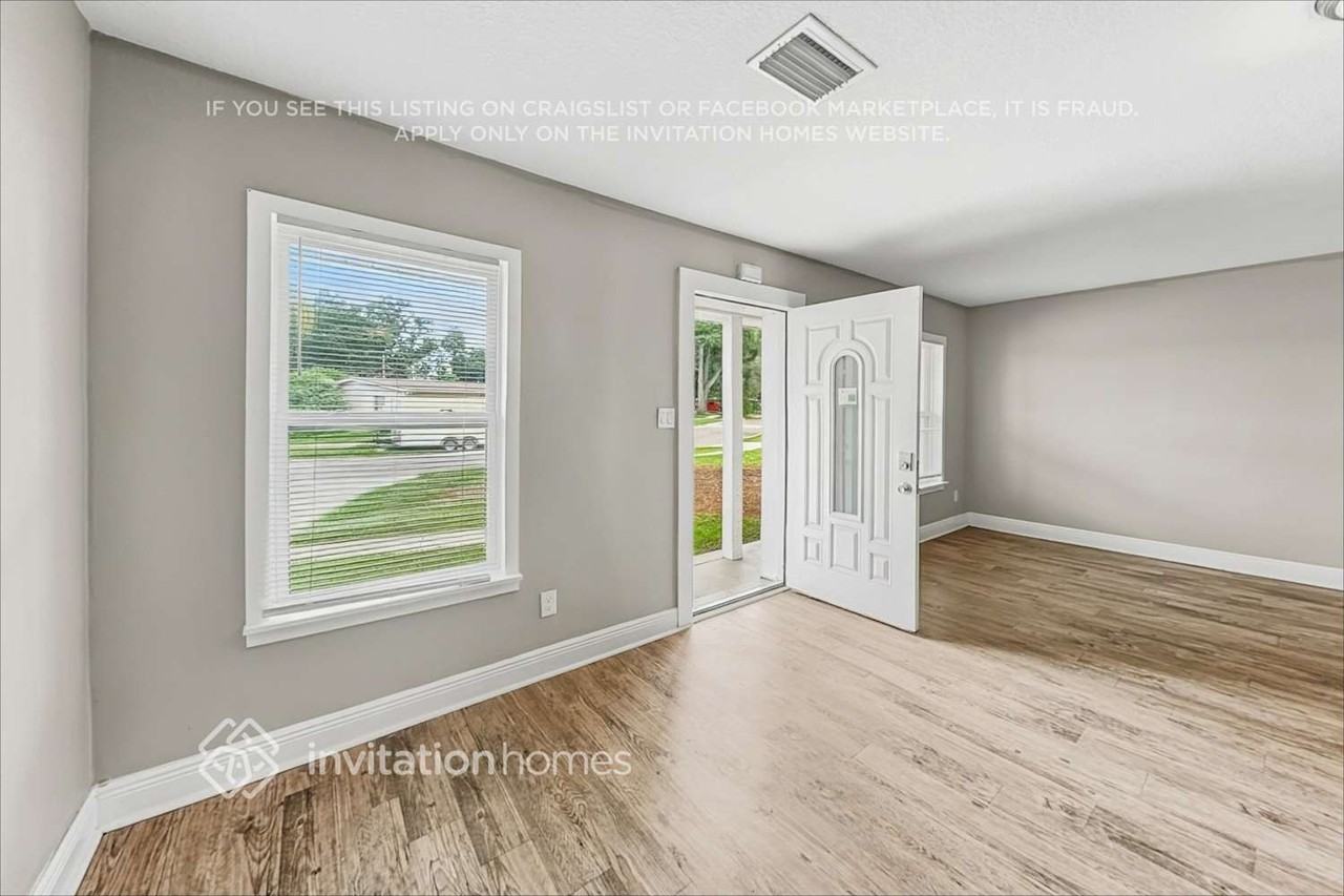 725 Clayton St - Photo 5 of 19
