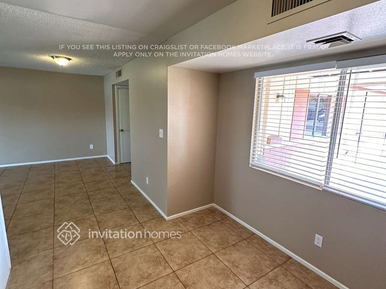 3828 W Lane Ave - Photo 2 of 21