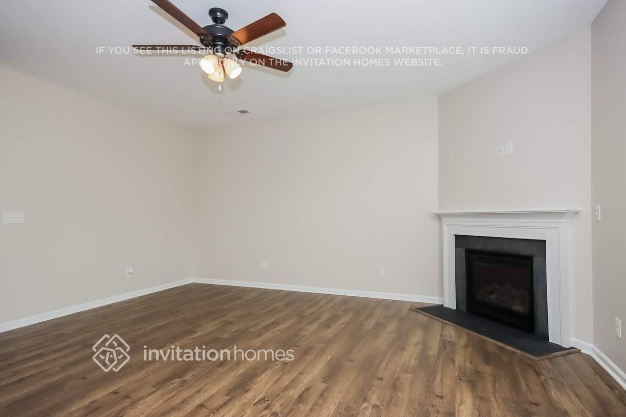 213 Atwater Landing Dr - Photo 3 of 16