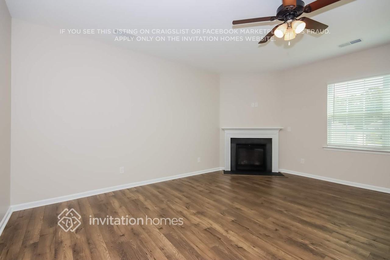 213 Atwater Landing Dr - Photo 4 of 16