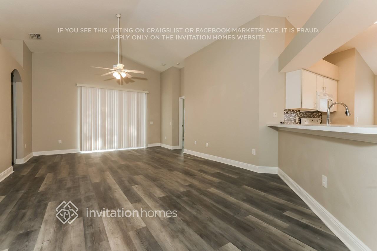513 Somerstone Dr - Photo 3 of 13