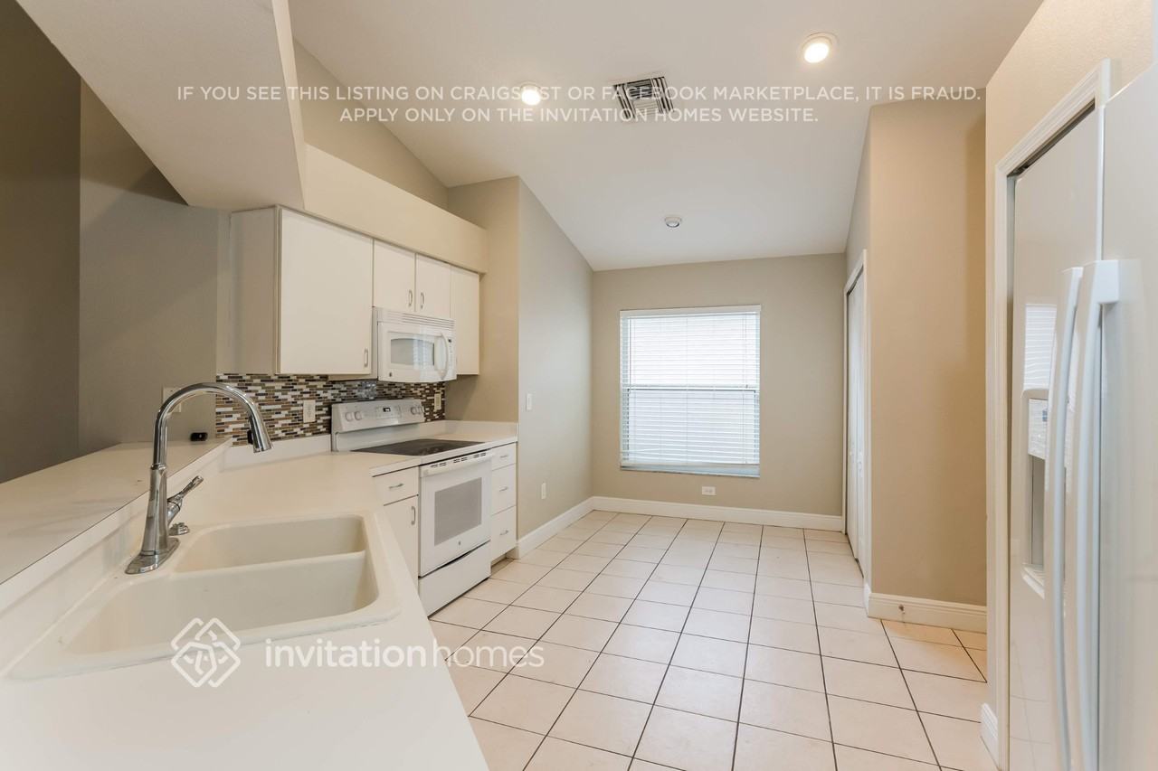 513 Somerstone Dr - Photo 4 of 13
