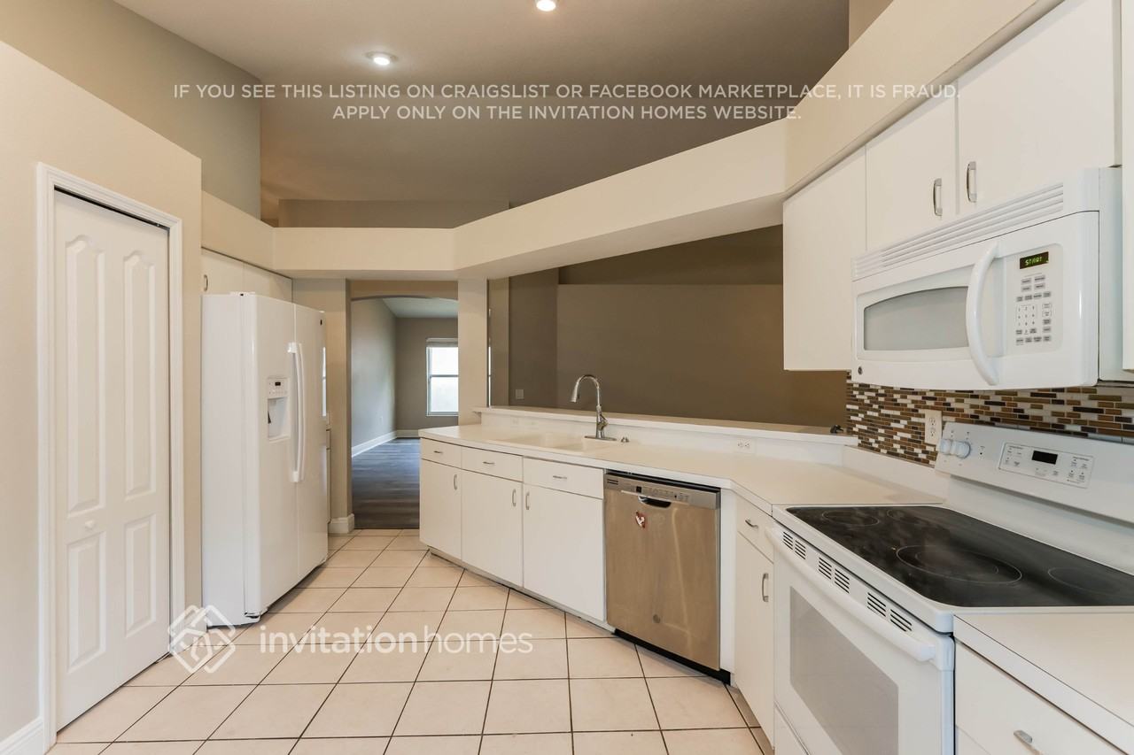 513 Somerstone Dr - Photo 5 of 13