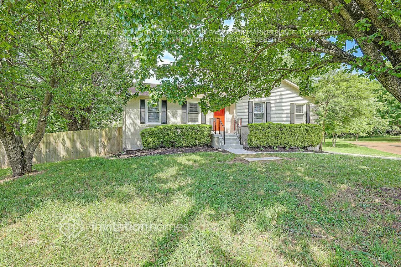 108 Redondo Ct S - Photo 3 of 32