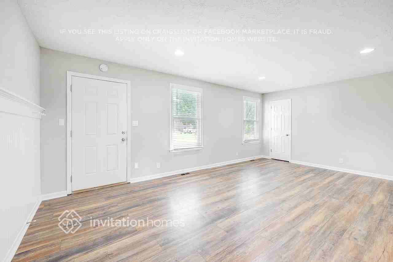 108 Redondo Ct S - Photo 5 of 32
