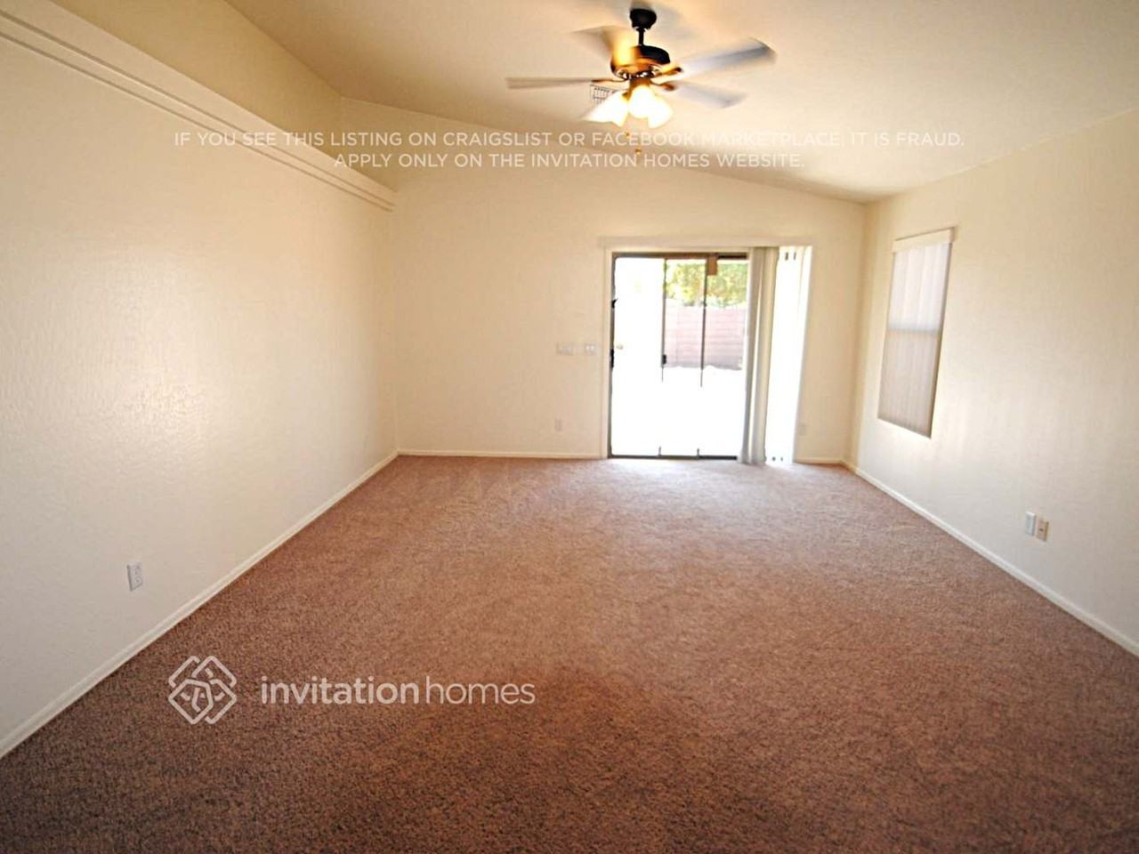 12575 W Lisbon Ln - Photo 2 of 8