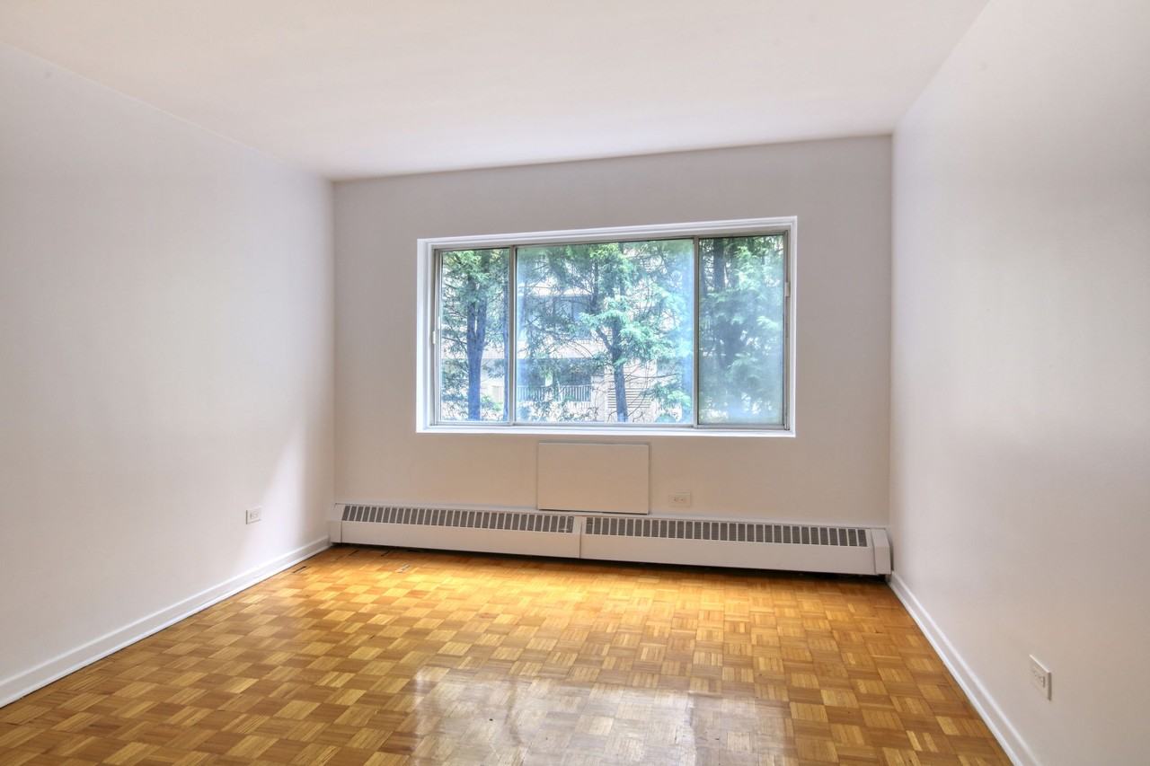 2400 Av Van Horne — photo 3