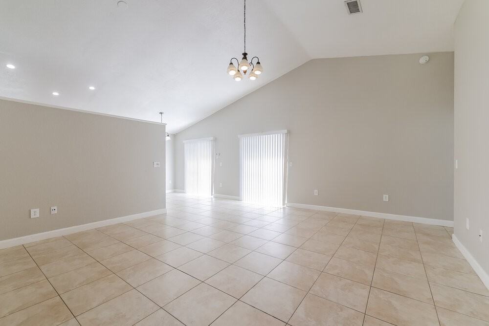 2120 Cuxham Ct - Photo 4 of 16