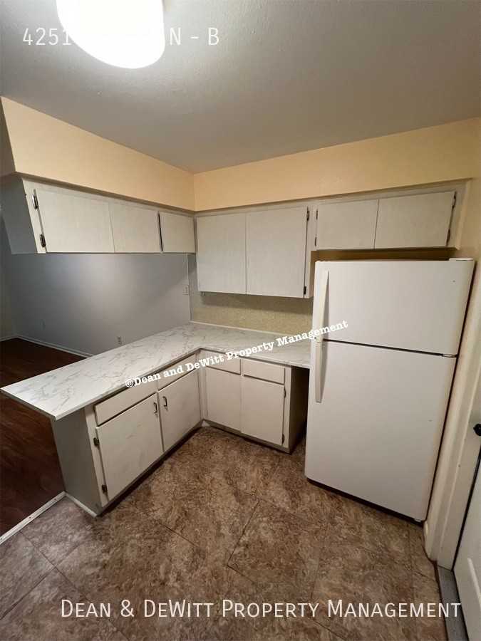 4251 45th St N #B - Photo 4 of 14