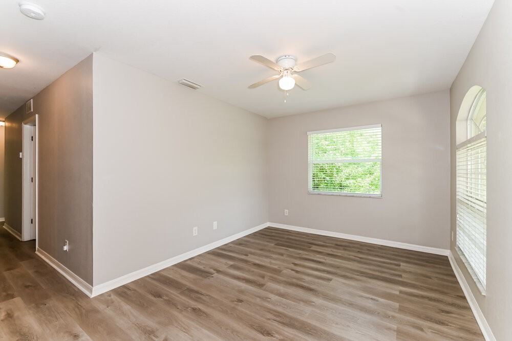 2506 66th St W - Photo 3 of 16
