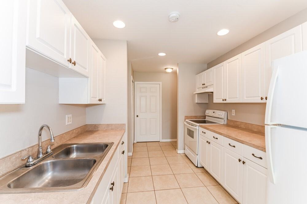 2506 66th St W - Photo 5 of 16