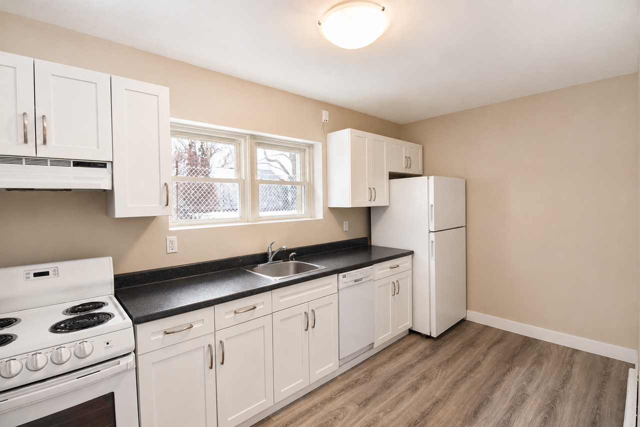 261 College Street - Photo 2 of 32