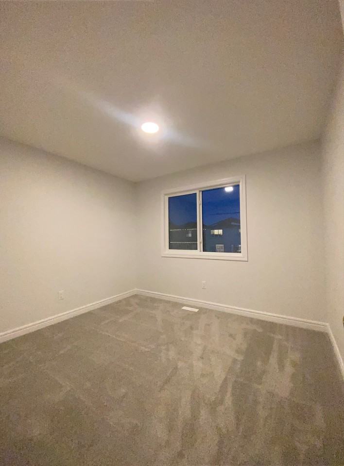 5712 Cautley Cres Sw - Photo 4 of 33
