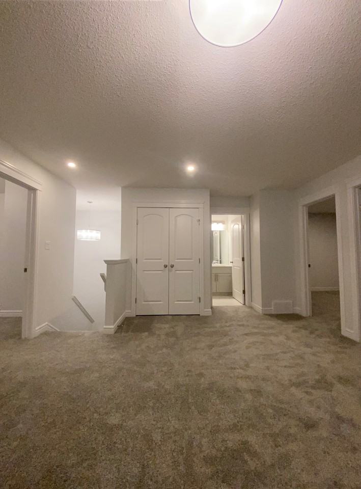 5712 Cautley Cres Sw - Photo 7 of 33