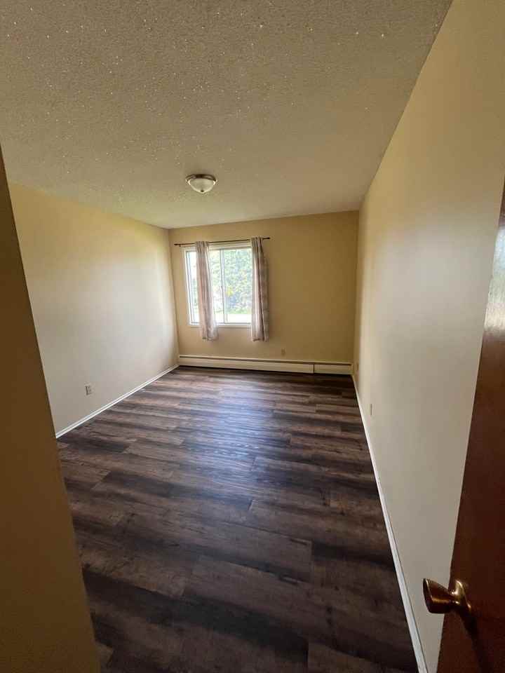 McKenna Manor - Photo 3 of 32