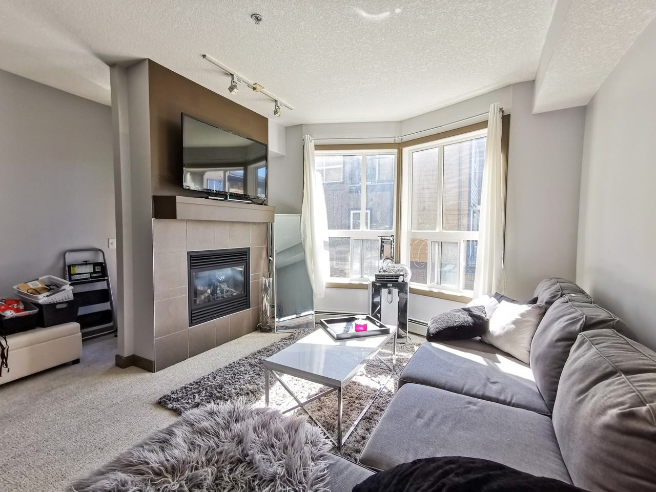 211, 2420 34 Ave SW - Photo 2 of 17