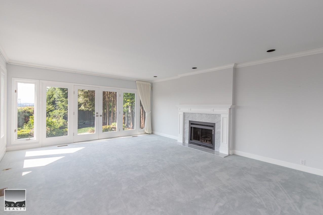 816 Anderson Crescent - Photo 3 of 36