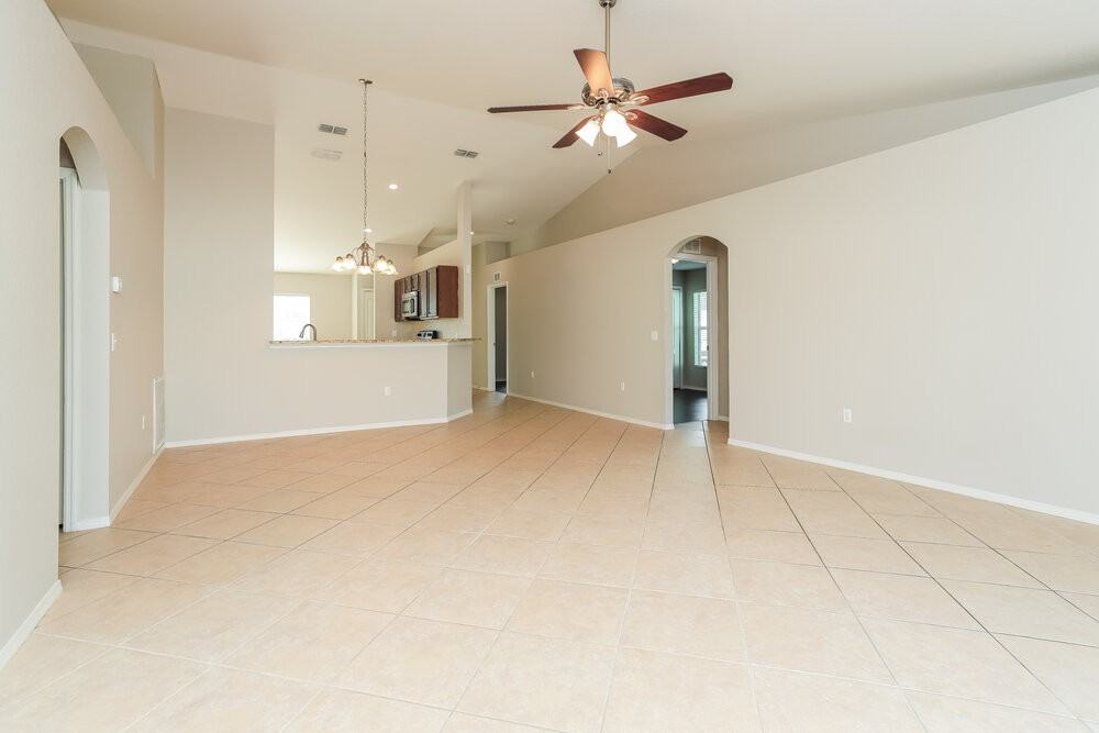 727 Barrister Dr - Photo 3 of 16