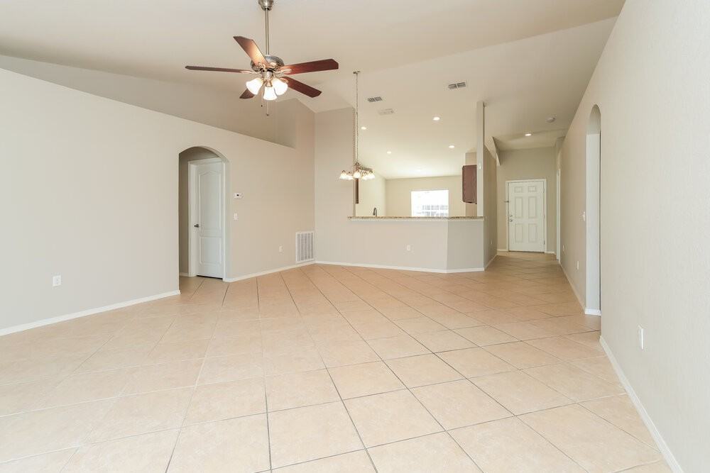 727 Barrister Dr - Photo 4 of 16