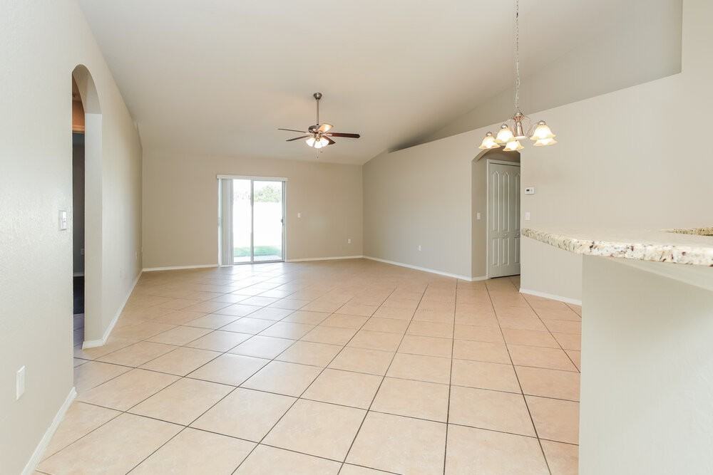 727 Barrister Dr - Photo 5 of 16