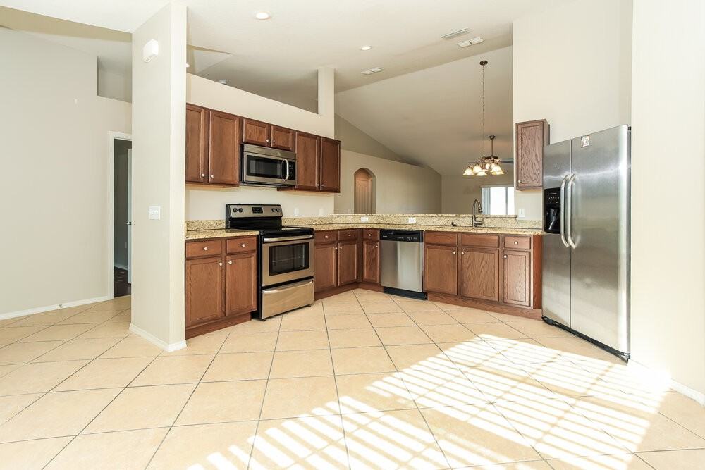 727 Barrister Dr - Photo 7 of 16