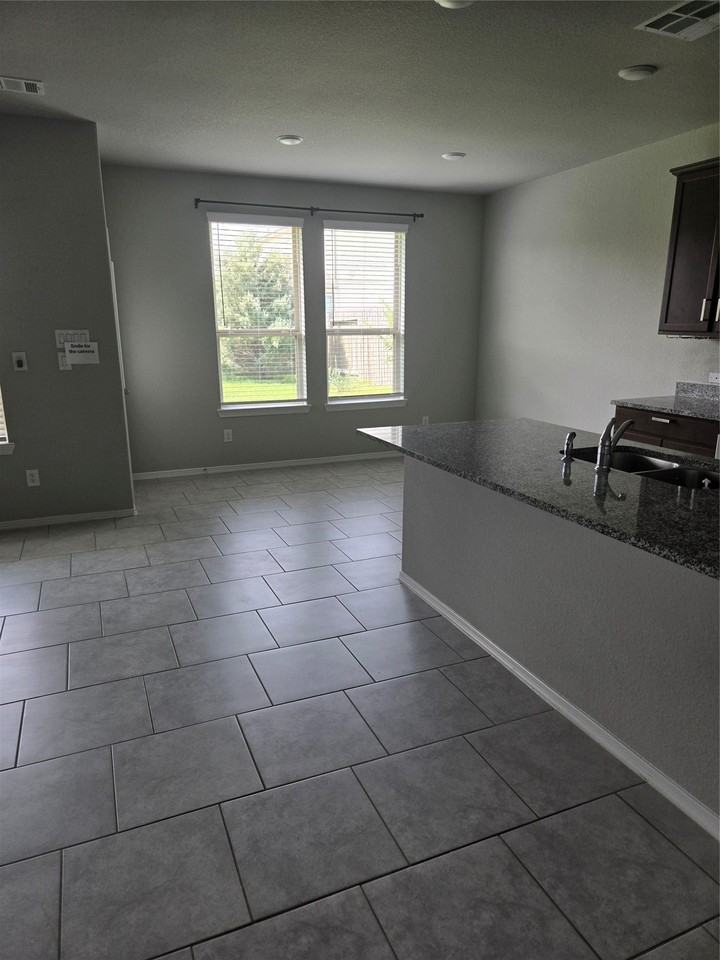 40204 S Hill Pass - Photo 2 of 7