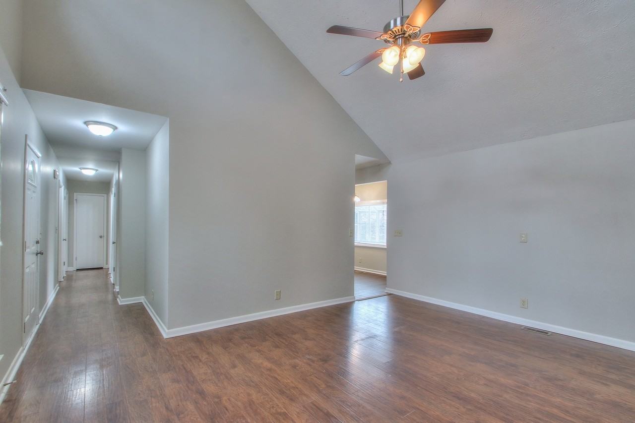 4925 Kilimanjaro Dr - Photo 3 of 18