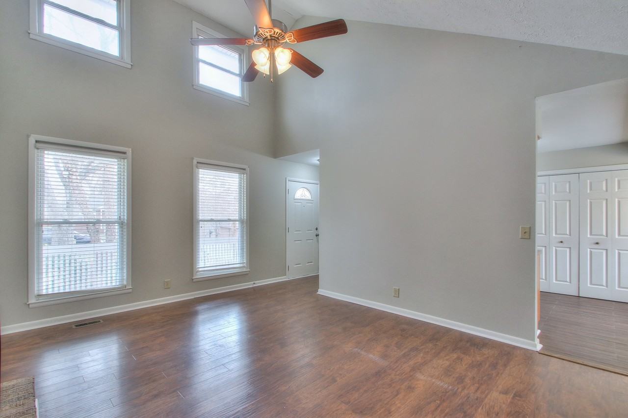 4925 Kilimanjaro Dr - Photo 4 of 18