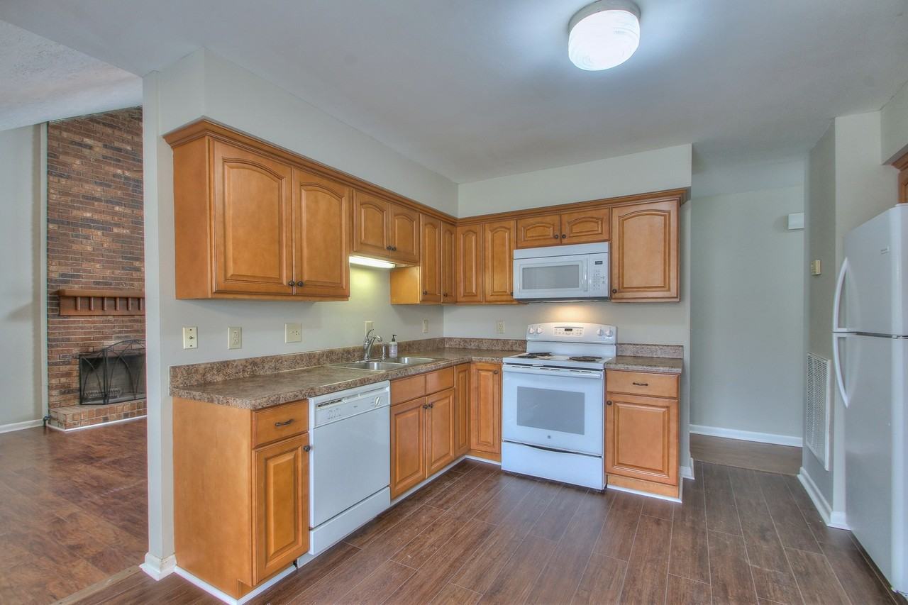 4925 Kilimanjaro Dr - Photo 6 of 18