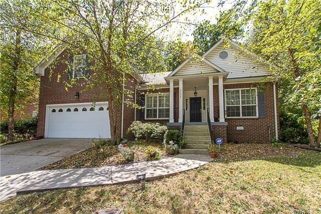 2576 Treetop Dr