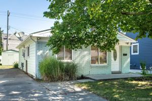 featured image of 973 E 14 Mile Rd