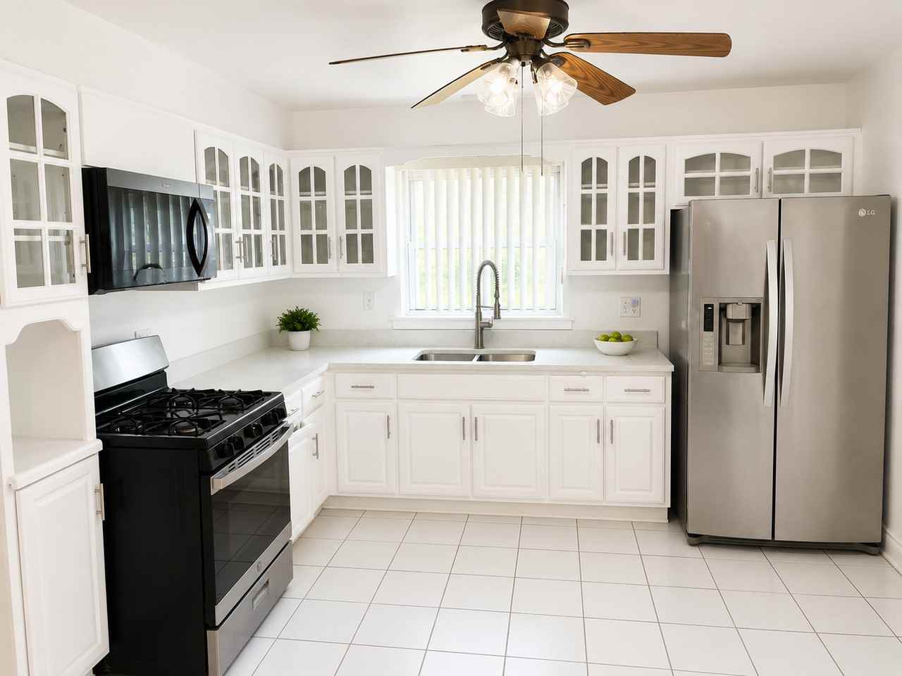 11536 S Ridgeland Ave - Photo 5 of 13
