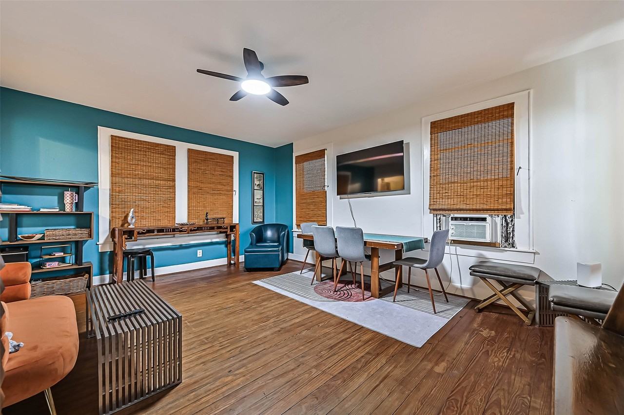 1915 44th St - Photo 3 of 13