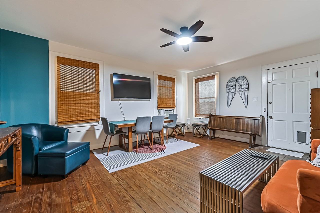 1915 44th St - Photo 4 of 13