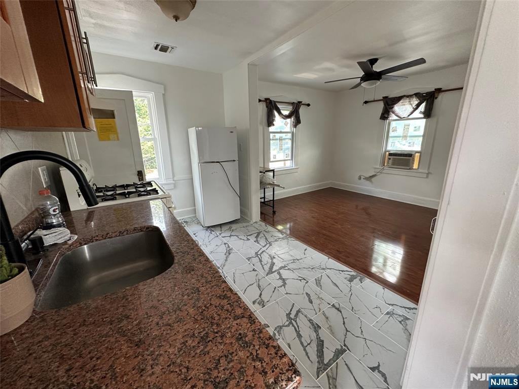 58 S Farview Ave - Photo 3 of 9