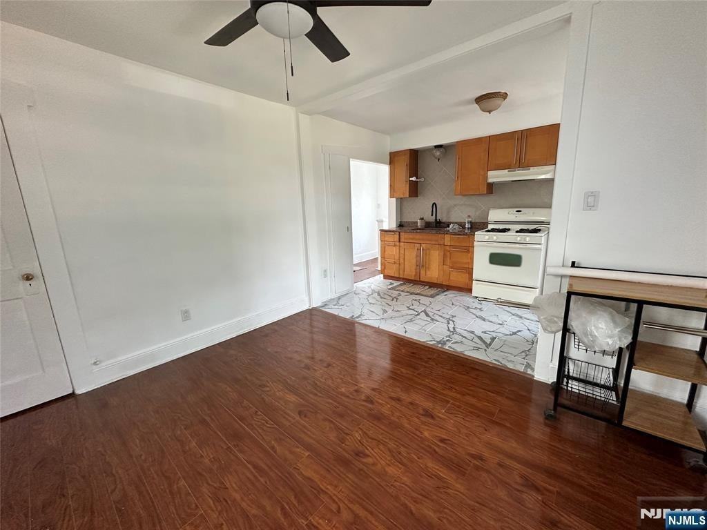 58 S Farview Ave - Photo 4 of 9