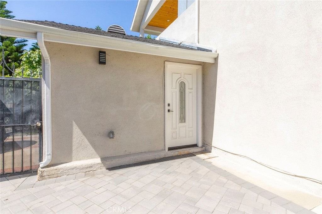 6600 Charlesworth Ave - Photo 2 of 11