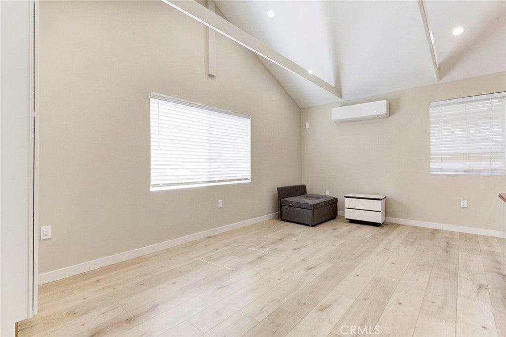 6600 Charlesworth Ave - Photo 3 of 11
