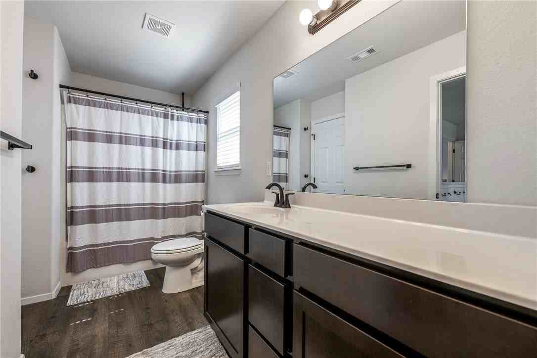 2313 Pinewood Ave - Photo 6 of 23