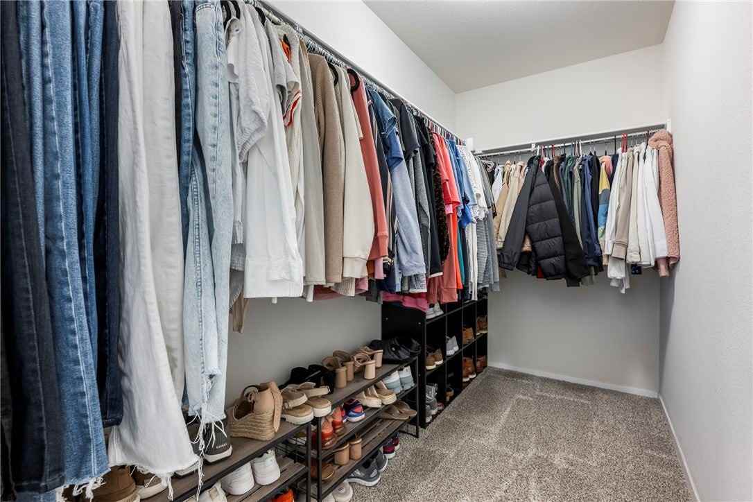 2313 Pinewood Ave - Photo 7 of 23