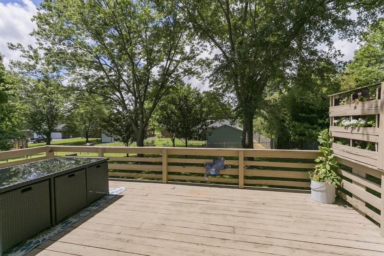 105 Raindrop Ln - Photo 7 of 33