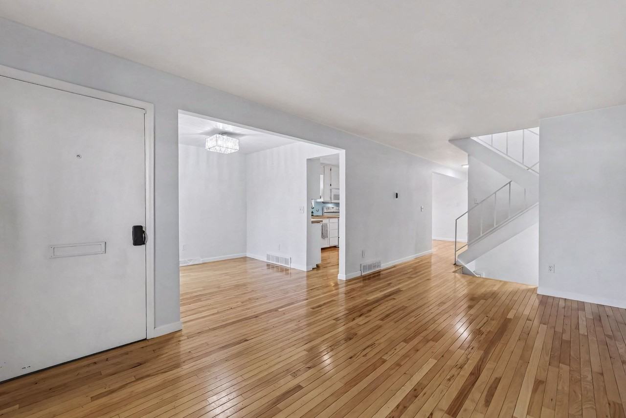 9472 W Utah Pl - Photo 4 of 26