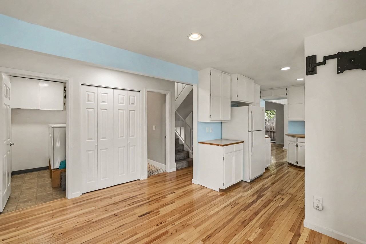 9472 W Utah Pl - Photo 6 of 26
