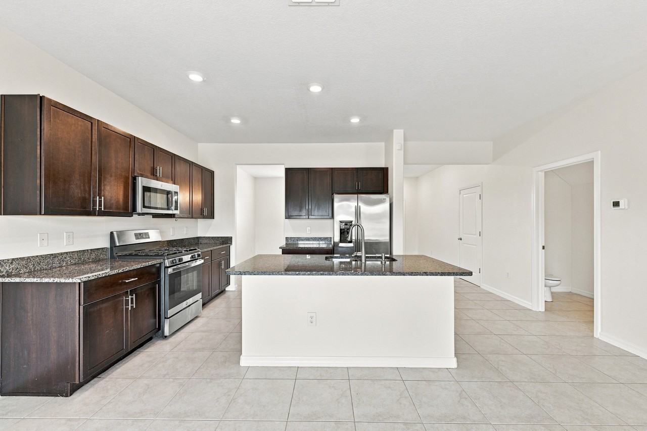 9454 Channing Hill Dr - Photo 4 of 46