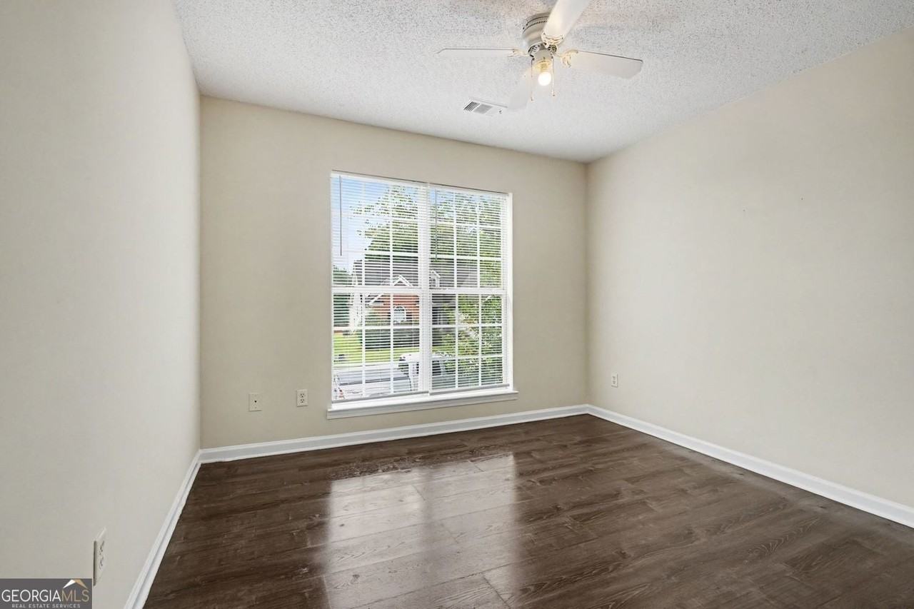 4824 Buchli Ln - Photo 4 of 27