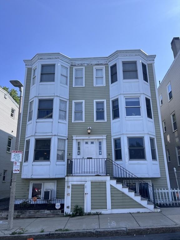 32 Woodward St
