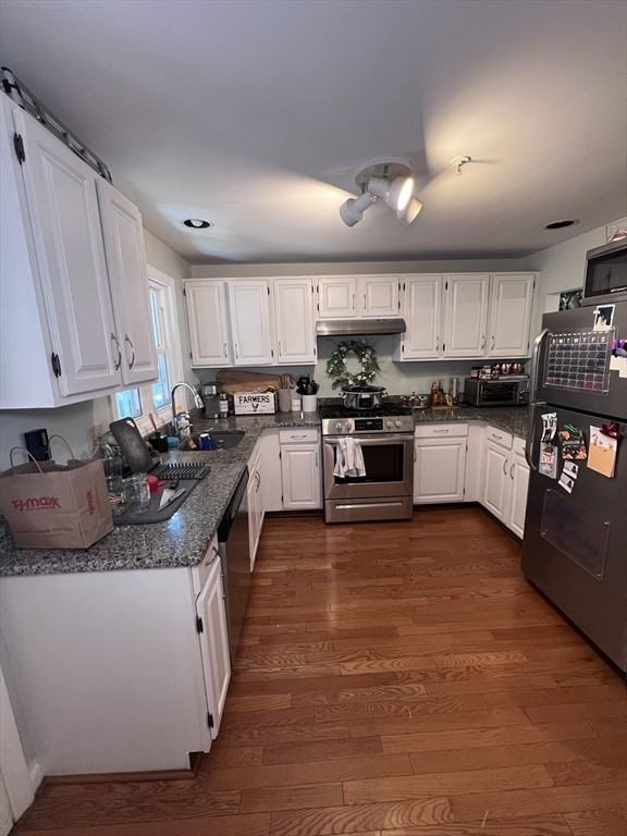 32 Woodward St - Photo 7 of 29