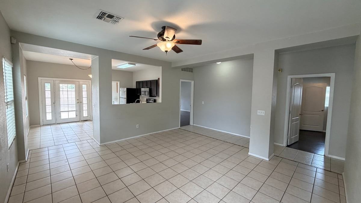 689 E Springfield Pl - Photo 3 of 19