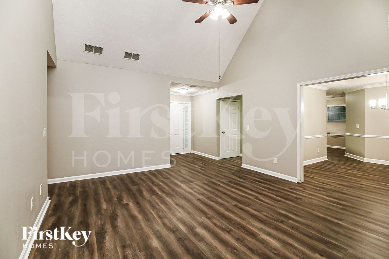 275 Greenfield Way - Photo 2 of 19