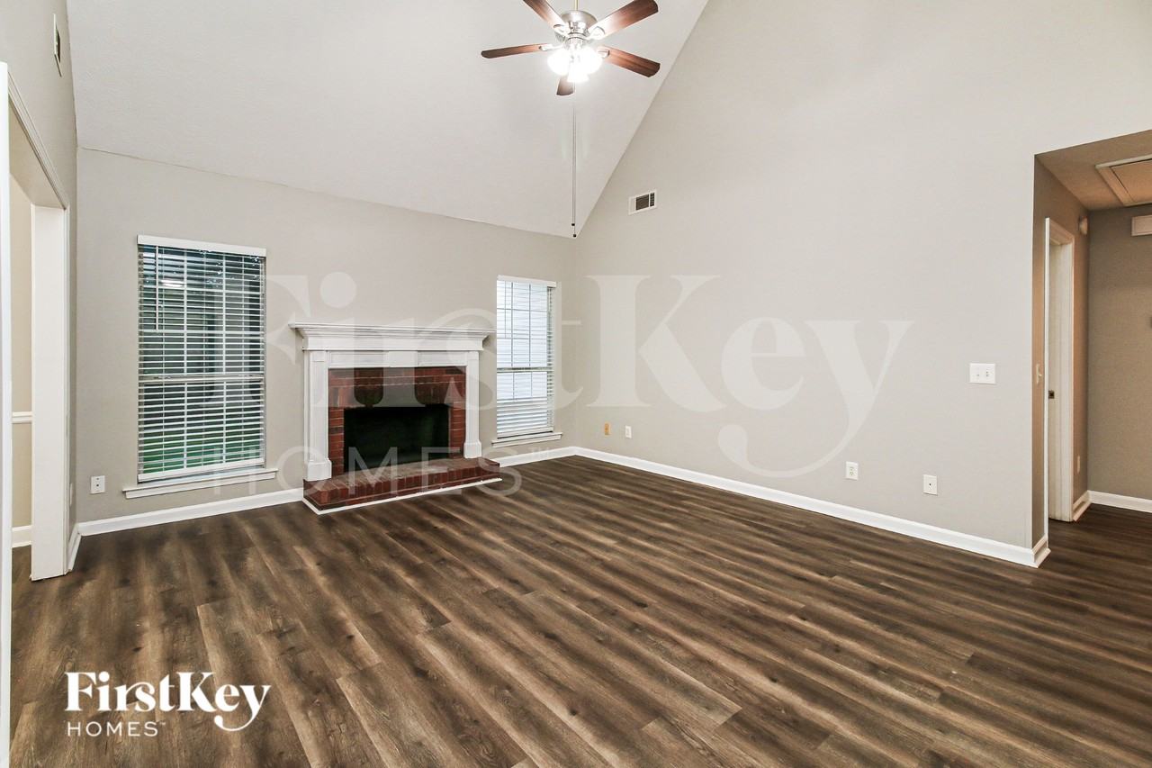 275 Greenfield Way - Photo 3 of 19